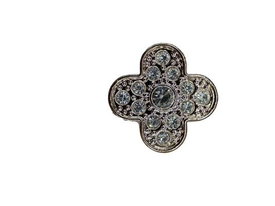 Dugme za sivenje odezdih i ostalih Bogosluzbenjh predmeta.